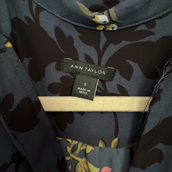 Ann taylor blouse - Picture 4 of 4